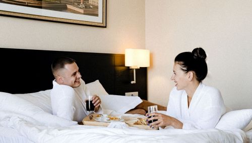 PROFITABLE EARLY BOOKING